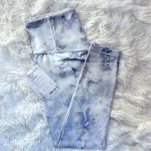 NWT Athleta 7/8 Elation Tight size small